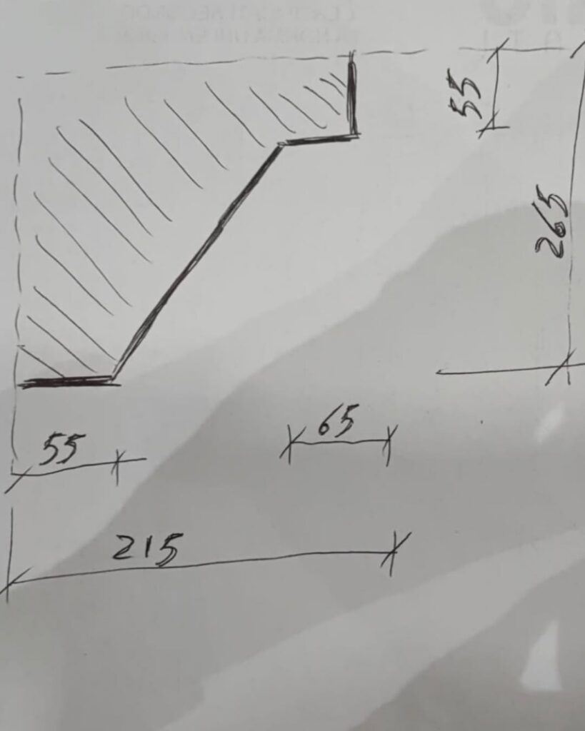 Disegno quotato della sagoma del sopraluce per una portafinestra in legno su misura