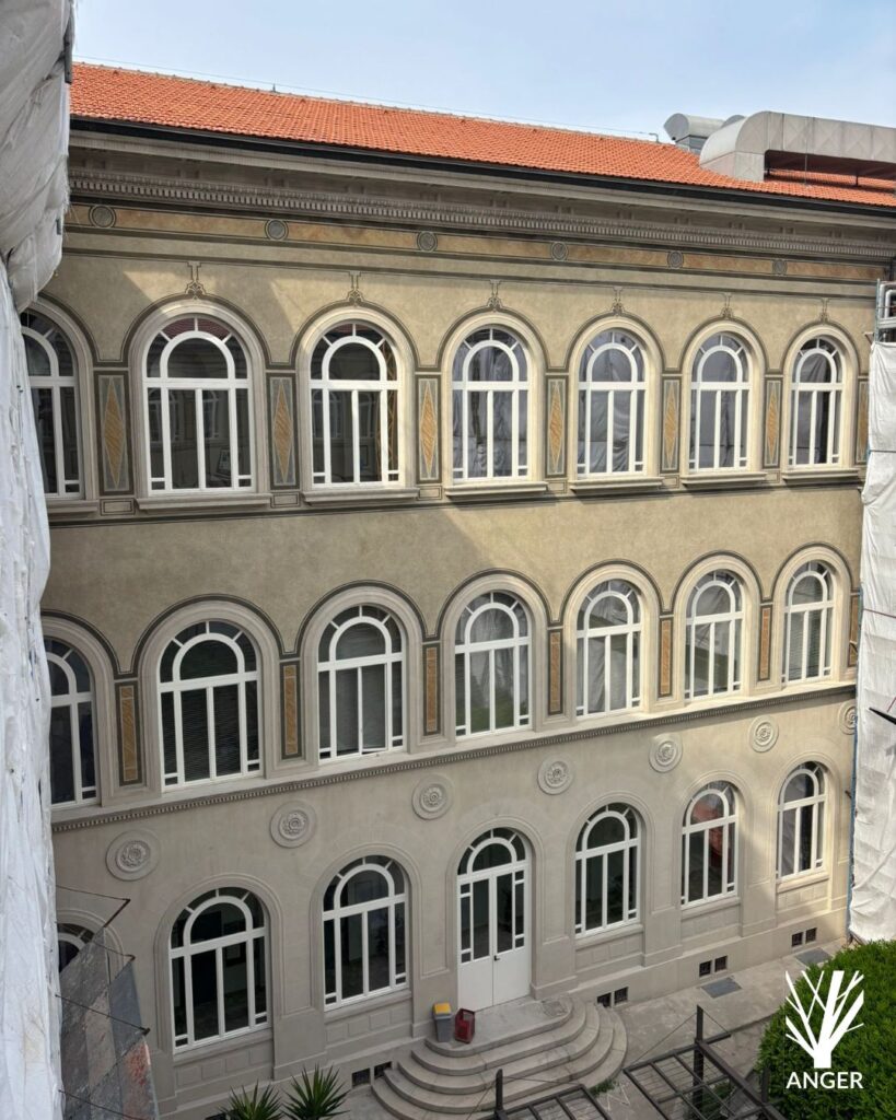 Nuovi serramenti in legno su misura Università Città Studi Milano